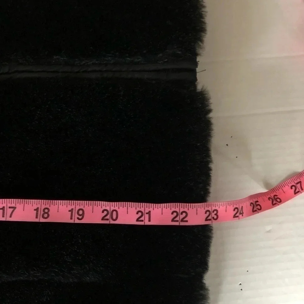 Vintage Super Soft Faux Fur Vest - Picture 8 of 8